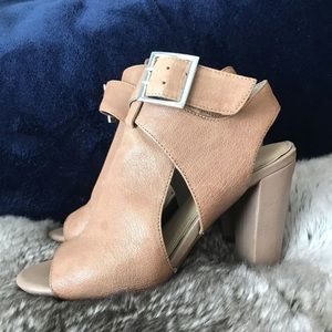 Nude Gianni Bini heels